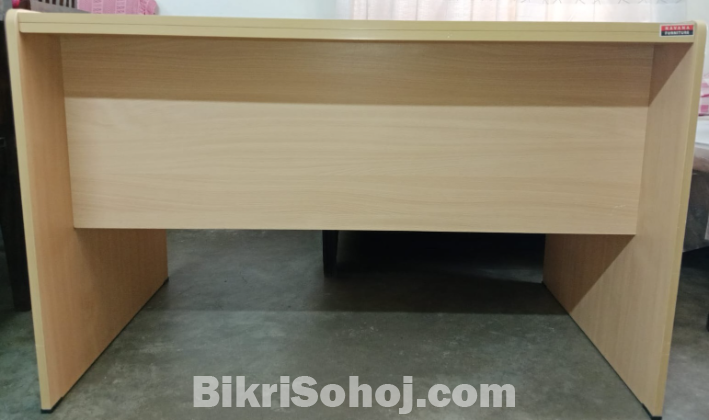 নাভানা টেবিল বিক্রয় হবে